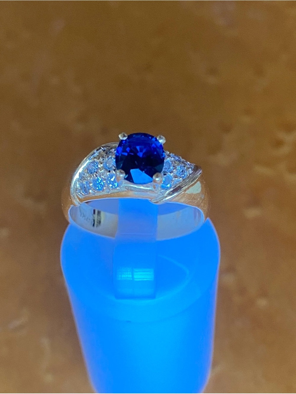 18K Gold Sapphire/Diamonds Deep Blue Oval Center Stone